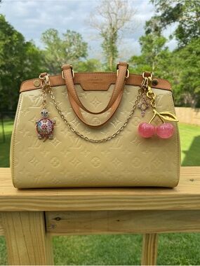 Louis Vuitton Vernis Brea – Cream / Light Yellow